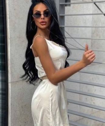 Я умею быть нежной и страстной одновременно. Моя игривость и чувственность погрузят тебя в океан удовольствий. Гарантирую, ты захочешь вернуться ко мне снова и снова. 6177, 21 год